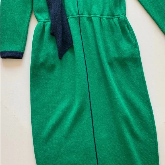 St. John for Neiman Marcus emerald green dress size 12 is available for  purchase on au PAY Market - Imported Goods Online Store Co.Ltd. | au PAY  Market - Online Shopping Site